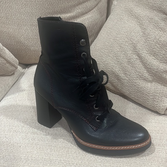 Naturalizer Callie lace up lugsole booties - Picture 11 of 11